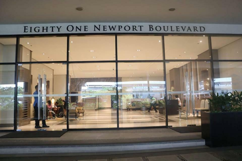 Eighty One Newport Boulevard มะนิลา ภายนอก รูปภาพ