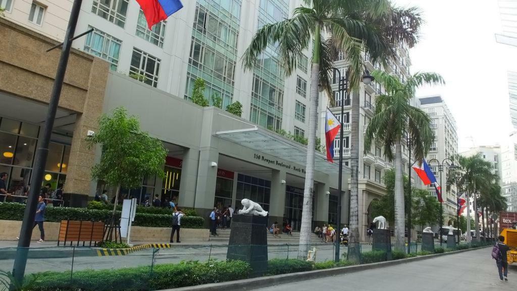 Eighty One Newport Boulevard มะนิลา ภายนอก รูปภาพ