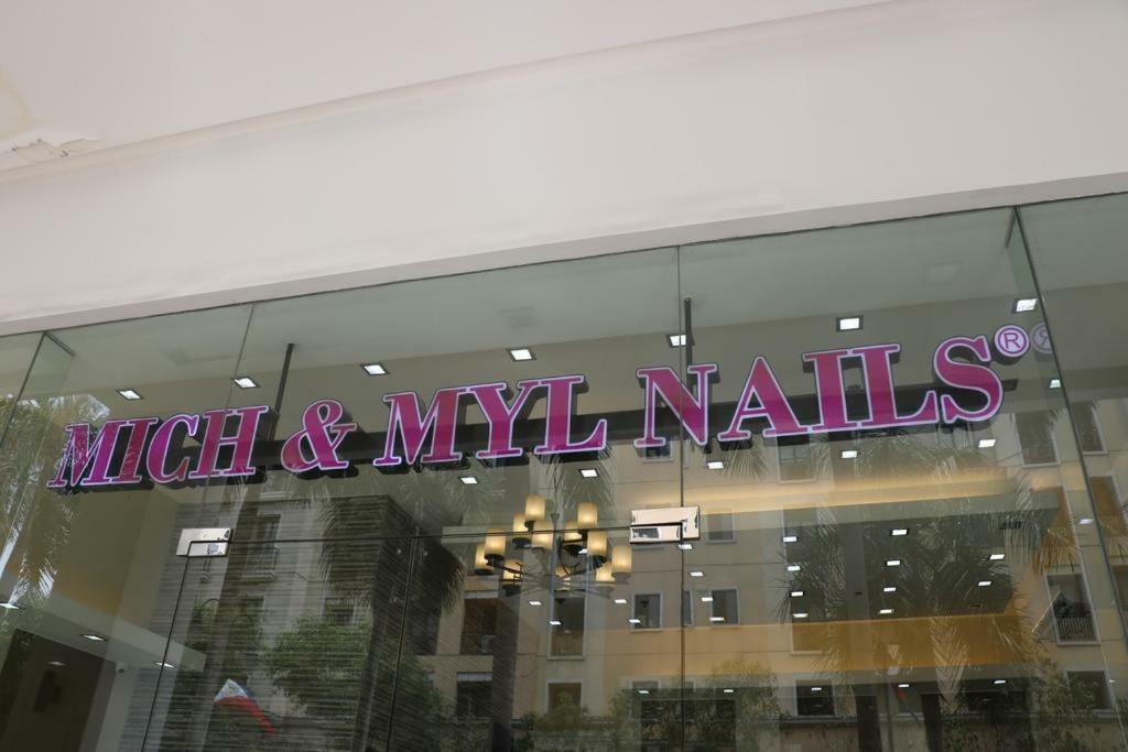 Eighty One Newport Boulevard มะนิลา ภายนอก รูปภาพ